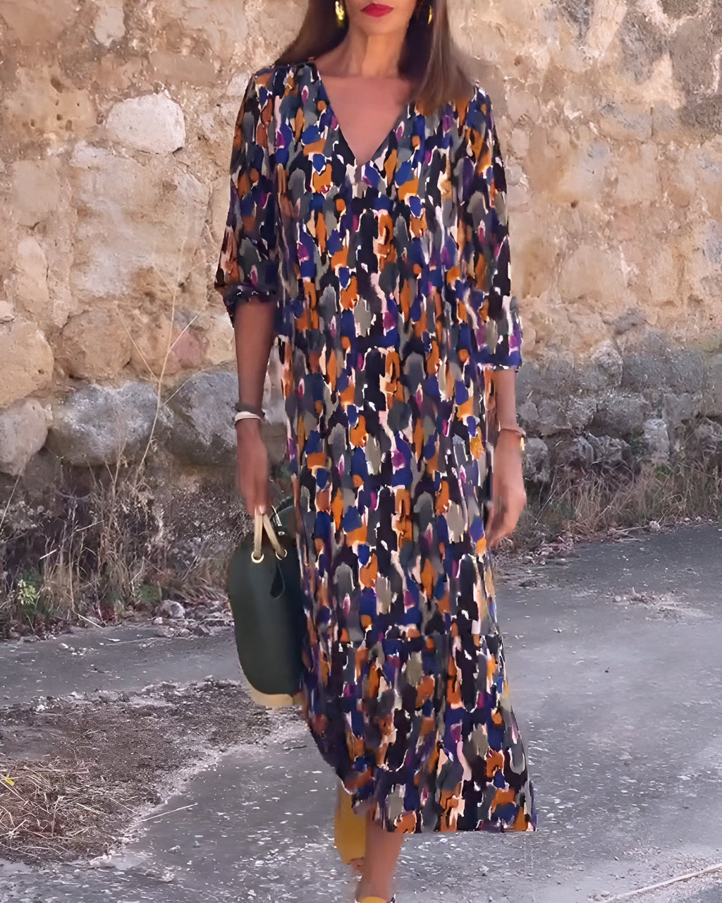 NATHALIE | RETRO PRINTED DRESS WITH V-NECK Bennet & Stone London