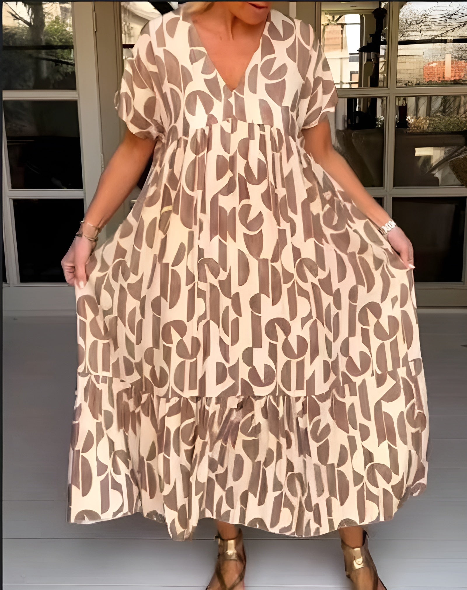 COLETTE | LOOSE DRESS WITH V-NECK Bennet & Stone London