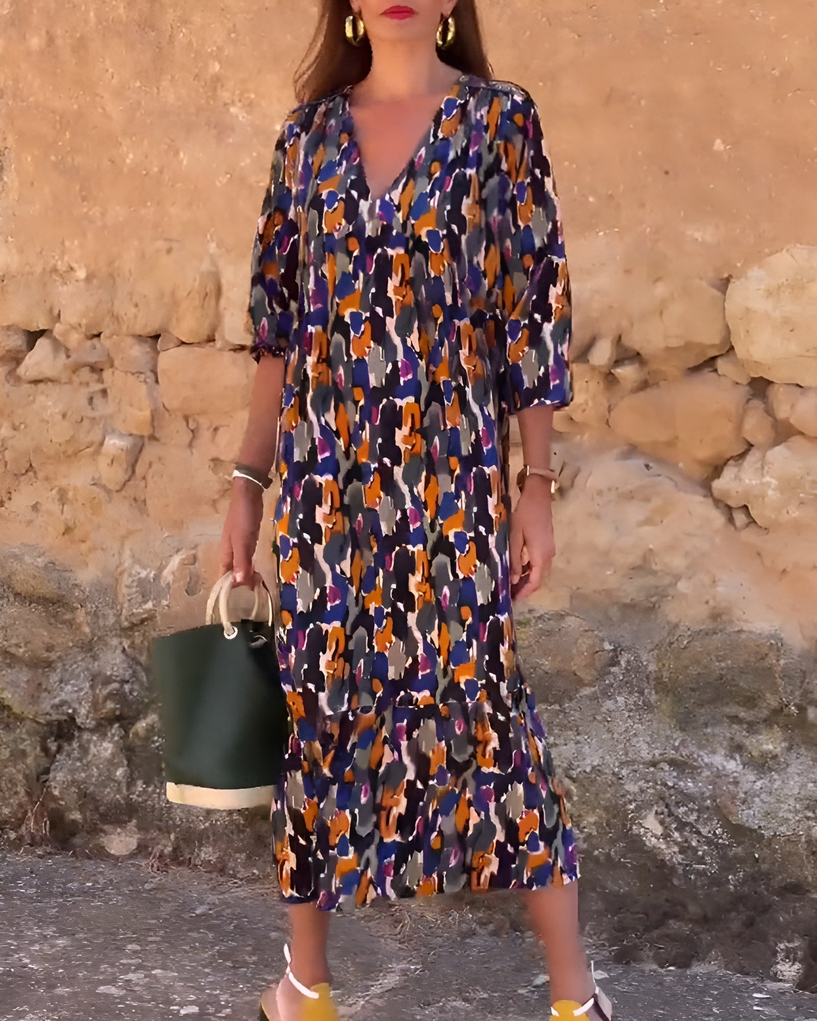 NATHALIE | RETRO PRINTED DRESS WITH V-NECK Bennet & Stone London