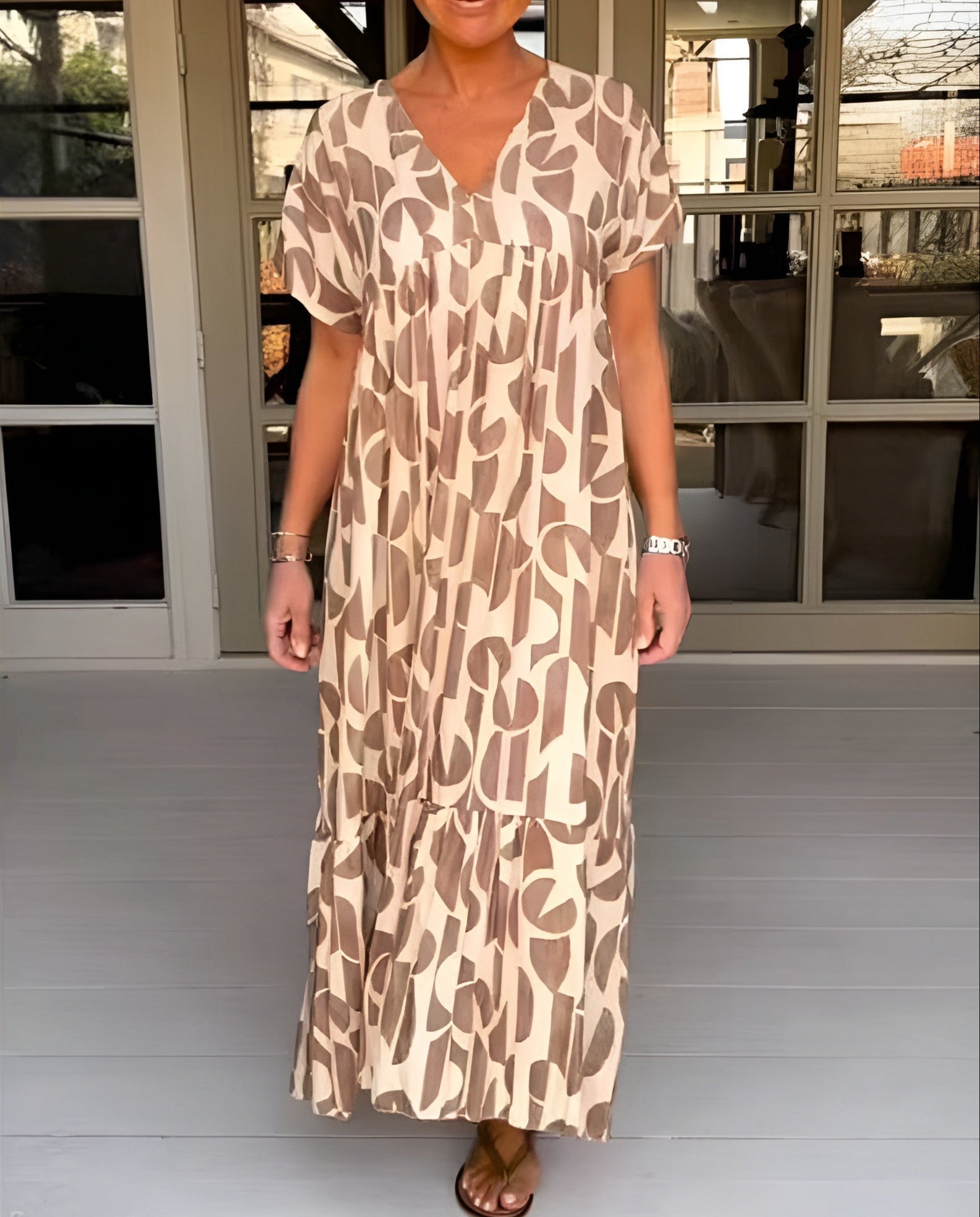 COLETTE | LOOSE DRESS WITH V-NECK Bennet & Stone London