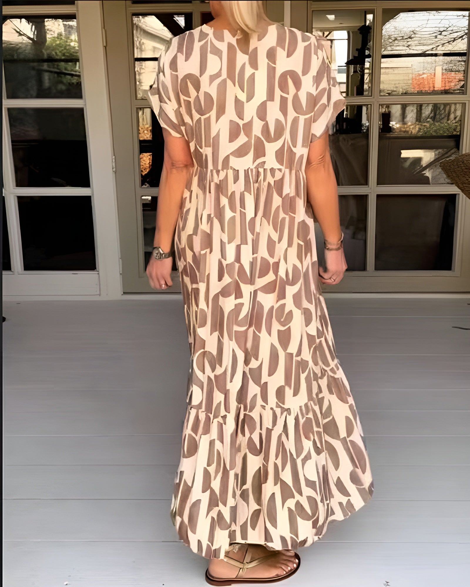 COLETTE | LOOSE DRESS WITH V-NECK Bennet & Stone London