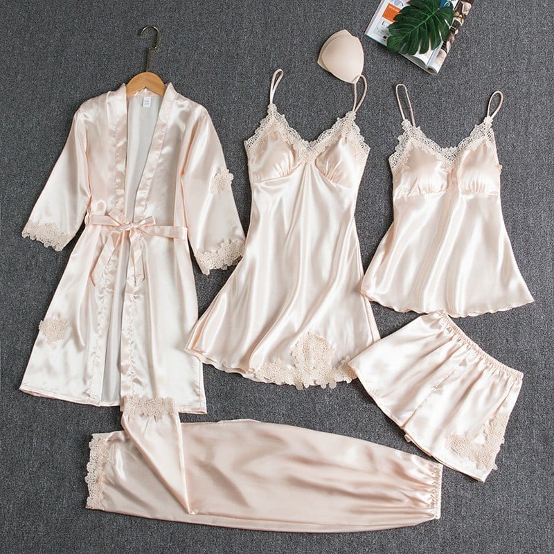 SOPHIA | FIVE-PIECE LACE NIGHTWEAR SET Bennet & Stone London