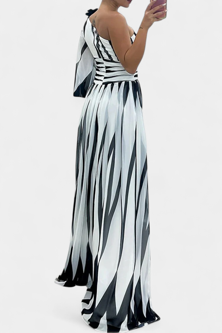 AUBRYZAH | SOPHISTICATED MAXI DRESS Bennet & Stone London