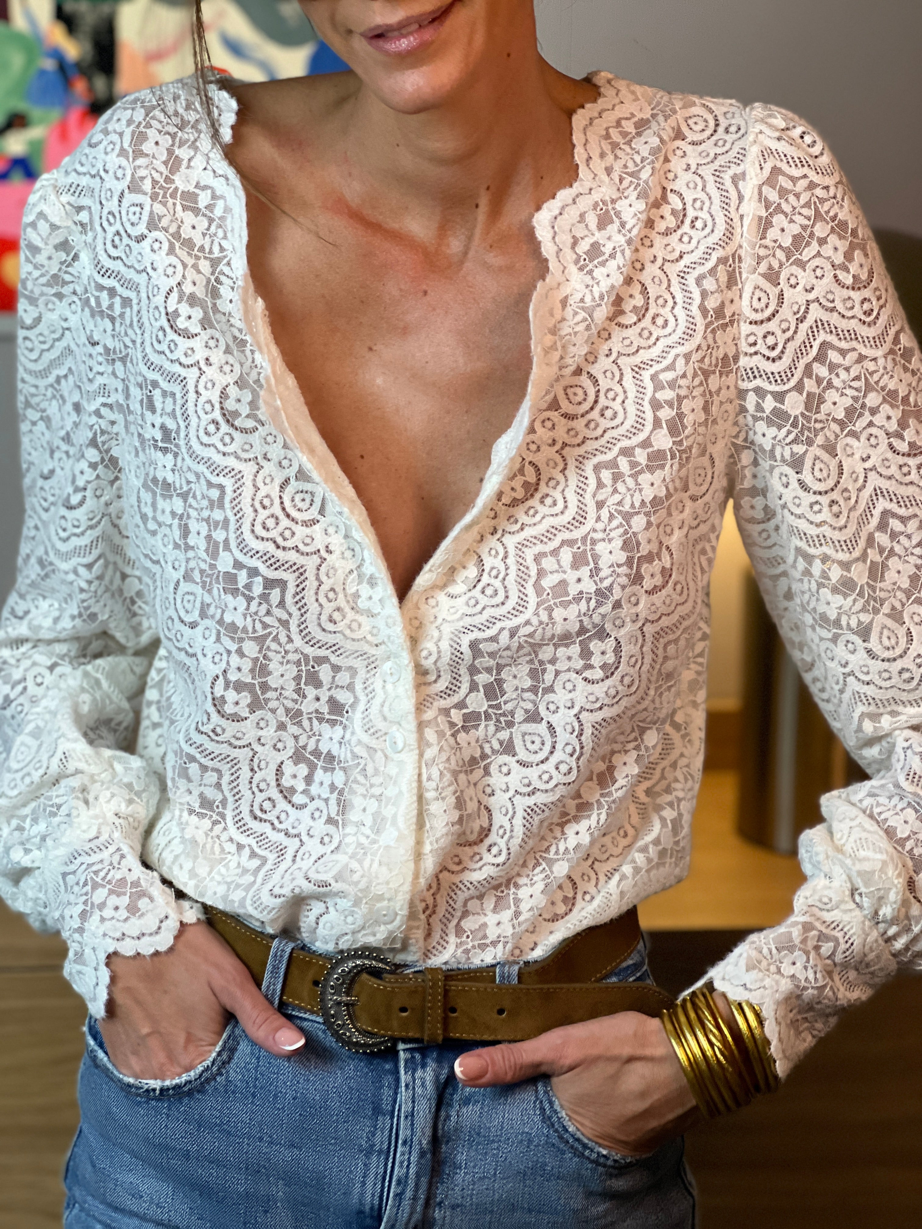 Hippoline – Elegante Spitzenbluse Bennet & Stone London