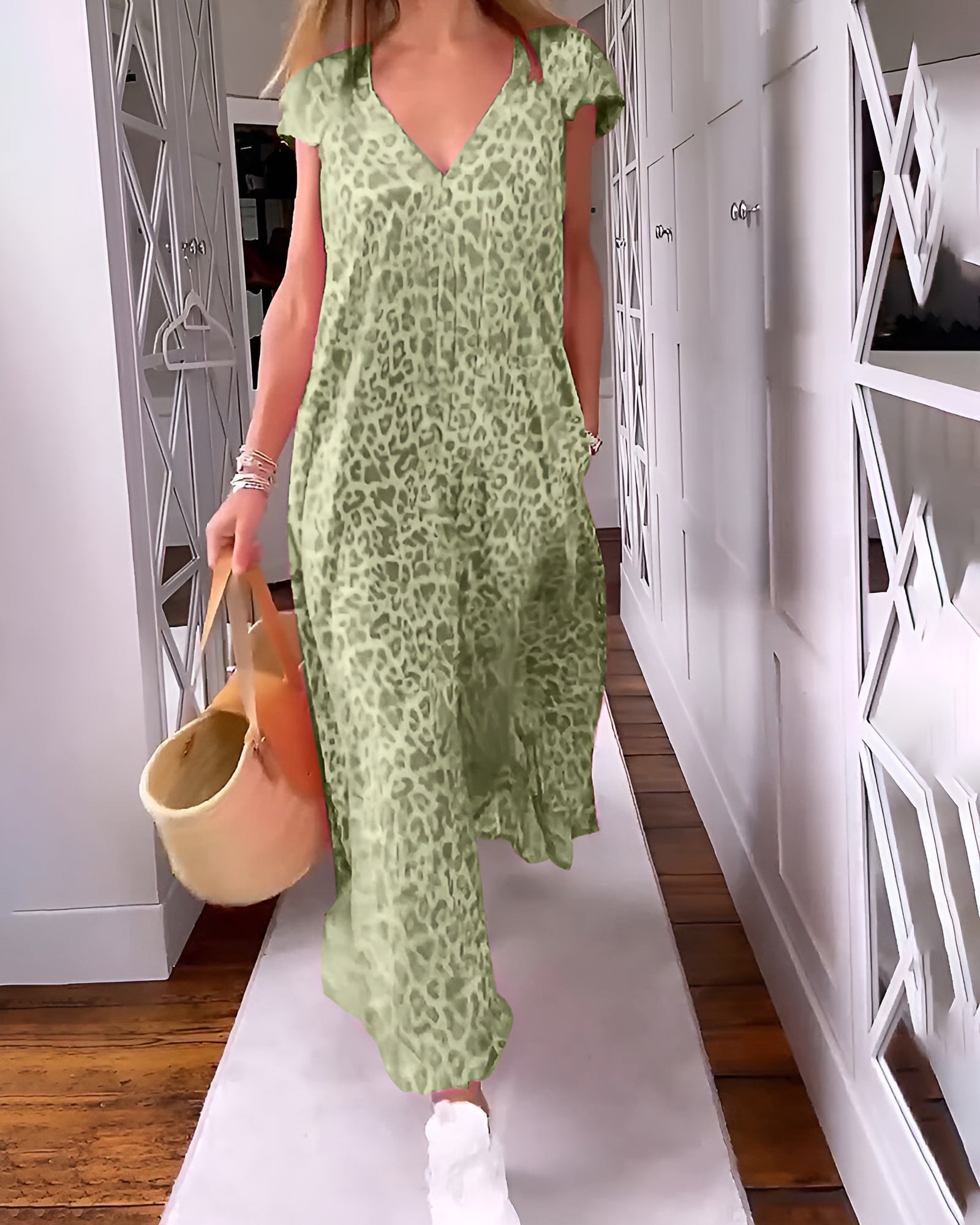 VÉRONIQUE | LONG DRESS WITH V-NECK AND SHORT SLEEVES Bennet & Stone London