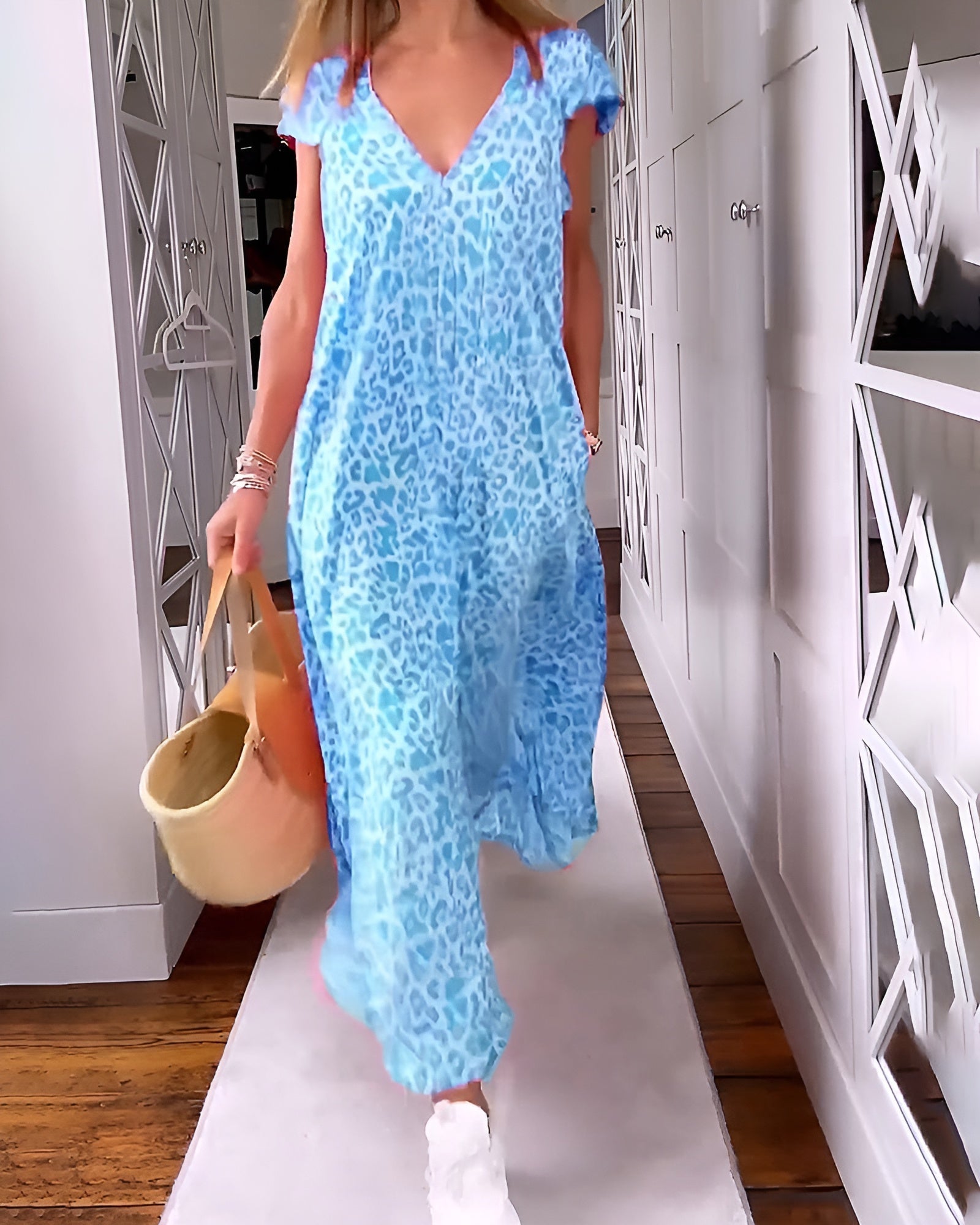 VÉRONIQUE | LONG DRESS WITH V-NECK AND SHORT SLEEVES Bennet & Stone London