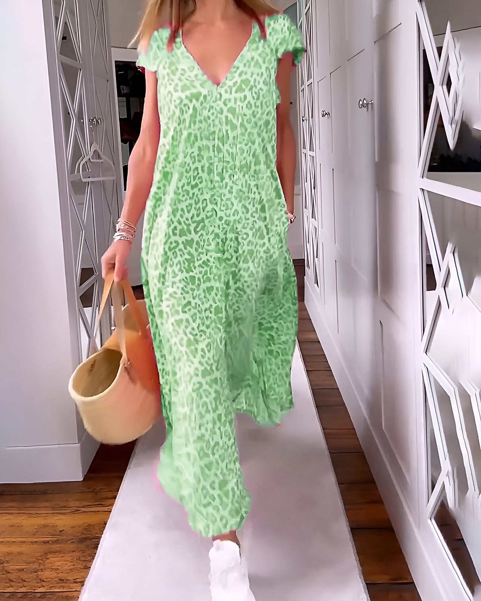 VÉRONIQUE | LONG DRESS WITH V-NECK AND SHORT SLEEVES Bennet & Stone London